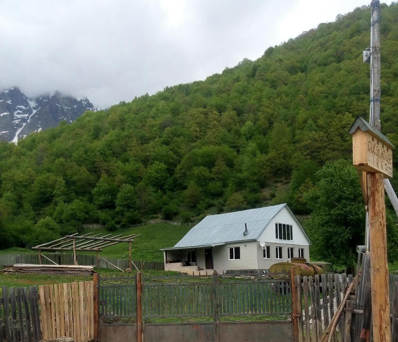 Hotel I R K O Mestia Zewnętrze zdjęcie